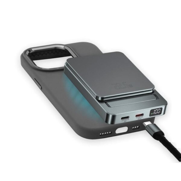 Комплект преносима външна батерия с безжично зареждане с MagSafe и силиконов кейс с MagSafe за iPhone 15 Pro - 4smarts OneStyle MagSafe PowerBank 5000 mAh With Silicone Case (сив)