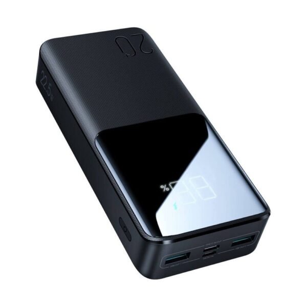 Преносима външна батерия с USB-C порт, и 2xUSB-A изхода - Joyroom 22.5W Fast Charging Power Bank 20000 mAh (черен)
