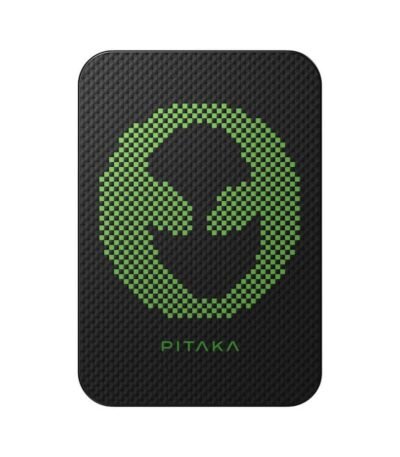 Преносима външна батерия с USB-C порт и безжично зареждане с MagSafe - Pitaka Qi2 Alien Aramid Fiber Magnetic Power Bank 5000 mAh 15W (черен-зелен)