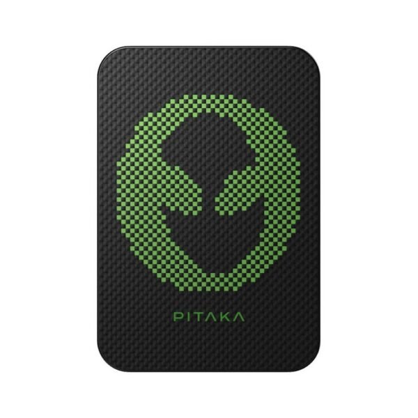Преносима външна батерия с USB-C порт и безжично зареждане с MagSafe - Pitaka Qi2 Alien Aramid Fiber Magnetic Power Bank 5000 mAh 15W (черен-зелен)
